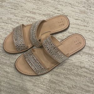 Light tan slides with gemstone detailing